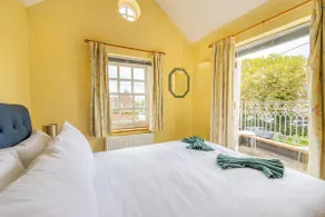 Corner Cottage - The Pink House - Image 4