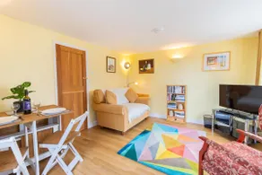 Corner Cottage - The Pink House - Image 3