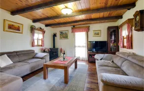 Gorgeous Home In Jakovlje With Sauna - Image 3