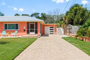 HGTV-Style Home + Pool + Walk/Bike to Attractions - Image 5