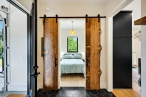 Designer Luxury Home · Walk to Downtown Egg Harbor - Image 4