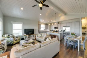 Resort Perks: Waterfront Rockport Home! - Image 3