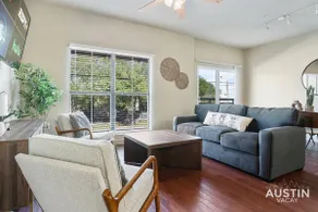 Dual Urban Oasis | 8BR in Vibrant North Loop Hub - Image 2