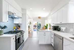 Sleek 3BR Home + EV Charger + Near DTLA #TravelSGV - Image 3