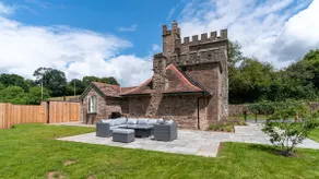 Lower Lodge Gatehouse at Kentchurch, Dog Friendly - Image 2