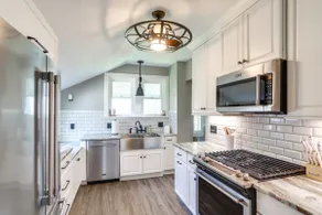 Vermilion Home - Walk to Main Street Beach! - Image 3