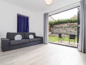 1 Queensway Gardens - Image 3