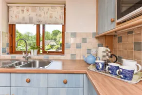 Taylors Copse Cottage by inspirestays.com - a cottage that sleeps 5 guests in 2 bedrooms - Image 5