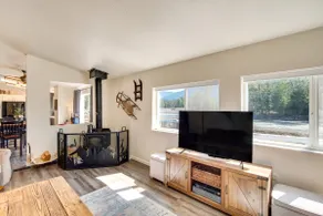 18 Mi to Mt Rainier! Family Escape in Packwood - Image 4