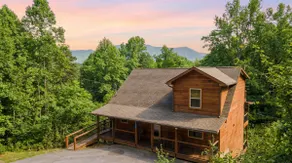Whispering Pines Retreat By Ghosal Luxury Lodging - Image 5