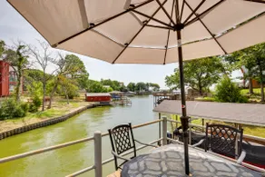 Fish & Kayak: Tranquil Cedar Creek Home! - Image 2
