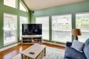 Fish & Kayak: Tranquil Cedar Creek Home! - Image 5