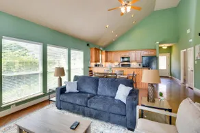 Fish & Kayak: Tranquil Cedar Creek Home! - Image 3