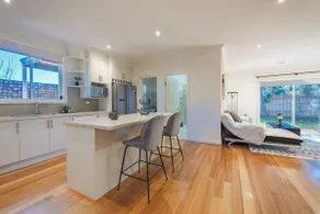 Nunawading beautiful 3BR housedeckingcourtyard - Image 5