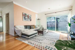 Nunawading beautiful 3BR housedeckingcourtyard - Image 3