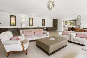 Villa Valériane, lujosa y contemporánea en un entorno excepcional entre viñedos del Var - Image 3
