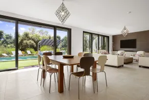 Villa Valériane, lujosa y contemporánea en un entorno excepcional entre viñedos del Var - Image 4