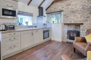 The Lodge - 2 Bedroom Cottage - Princes Gate - Image 5