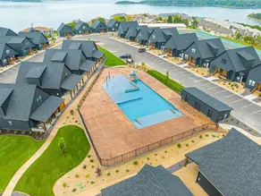 Lakeview! Indoor Pool! Pool Table! - Image 2