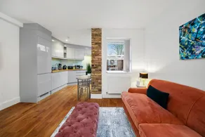 Luxurious One Bedroom Apartment near Queens Gate - Image 5