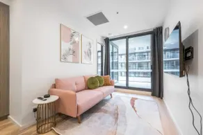 Tranquil 2 Bed Oasis in Canberra CBD with Netflix - Image 4