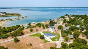 Lake Days Await • Boat Parking • Big Porch - Image 2