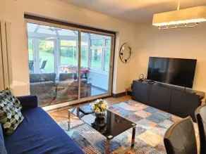 Paradigm Villa, Oxford,5 Bedroom, 5 Free Parking Spaces - Image 3