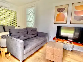 Club Casita | Full Kitchen | Near Airport - Image 3