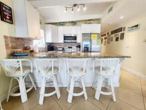 WATERFRONT 2BR / 2BA i Key Colony Beach! 30ft DOCK & Cabana Beach Club & Pool - Image 5