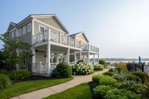 Water views and pool! Walk to downtown! - Image 2