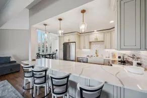 Elegant 4-Season Lake Geneva Condo w/ Fireplace! - Image 2