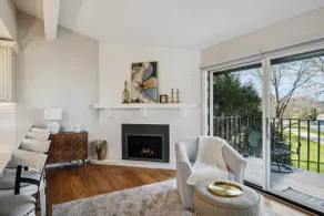 Elegant 4-Season Lake Geneva Condo w/ Fireplace! - Image 5