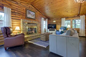 Cozy Brookville Home w/ Fire Pit & Deck! - Image 5