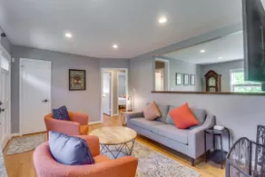 Charming Retreat in Charlottesville w/ Deck! - Image 4