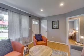 Charming Retreat in Charlottesville w/ Deck! - Image 5