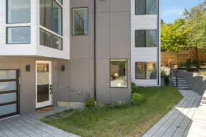 Modern 1BR Suite - U Village, UW & Downtown Access - Image 5