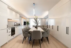 Luxury 4 Bedrooms Apartment Near Flisvos Marina - Image 2