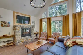 Unwind in Cle Elum: Hot Tub & Cozy Fireplace! - Image 5