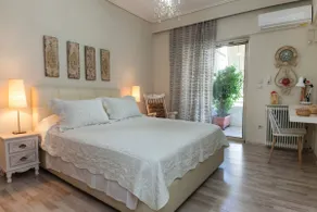 Charming Athinas House with Modern Touches - Image 2