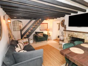 Hobbes Cottage - Image 2