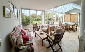 Rare pearl with garden facing the sea - Image 2