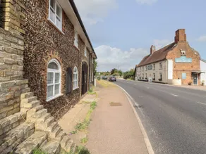The Old Custom House - Image 2