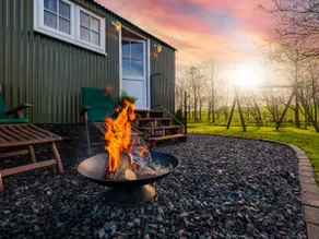 The Pleasant Hut at Mount Pleasant Farm - Image 2