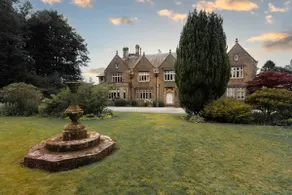 Richmond Place - Apartment in Private Mansion with Private Spa - Ridgestone - Image 4
