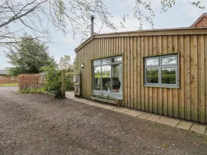 Hen House View - Image 3