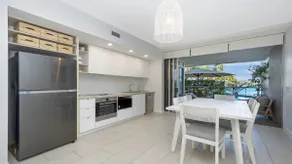 Luxury Island Hideaway - Image 4