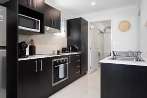 1 Bdr Apt w/ AC | Kitchen | Parking | 131F1 - Image 3