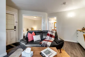 Rare Muskoka Chalet Suite - B7 - Image 3