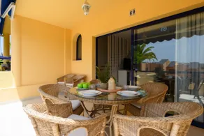 Spacious family house in relaxed surroundings - Image 2