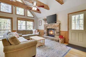 Woodland Oasis by Avantstay Hot Tub, Firepit, Walk to Lake - Image 5